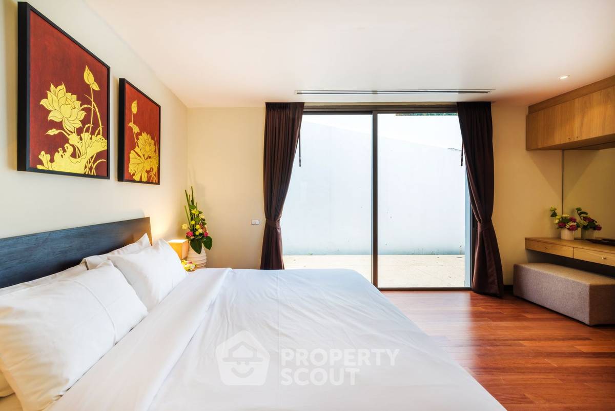 picture Spacious 3-BR 350 Sqm At Lotus Gardens, Layan Phuket (ID 1223849) - 24/31