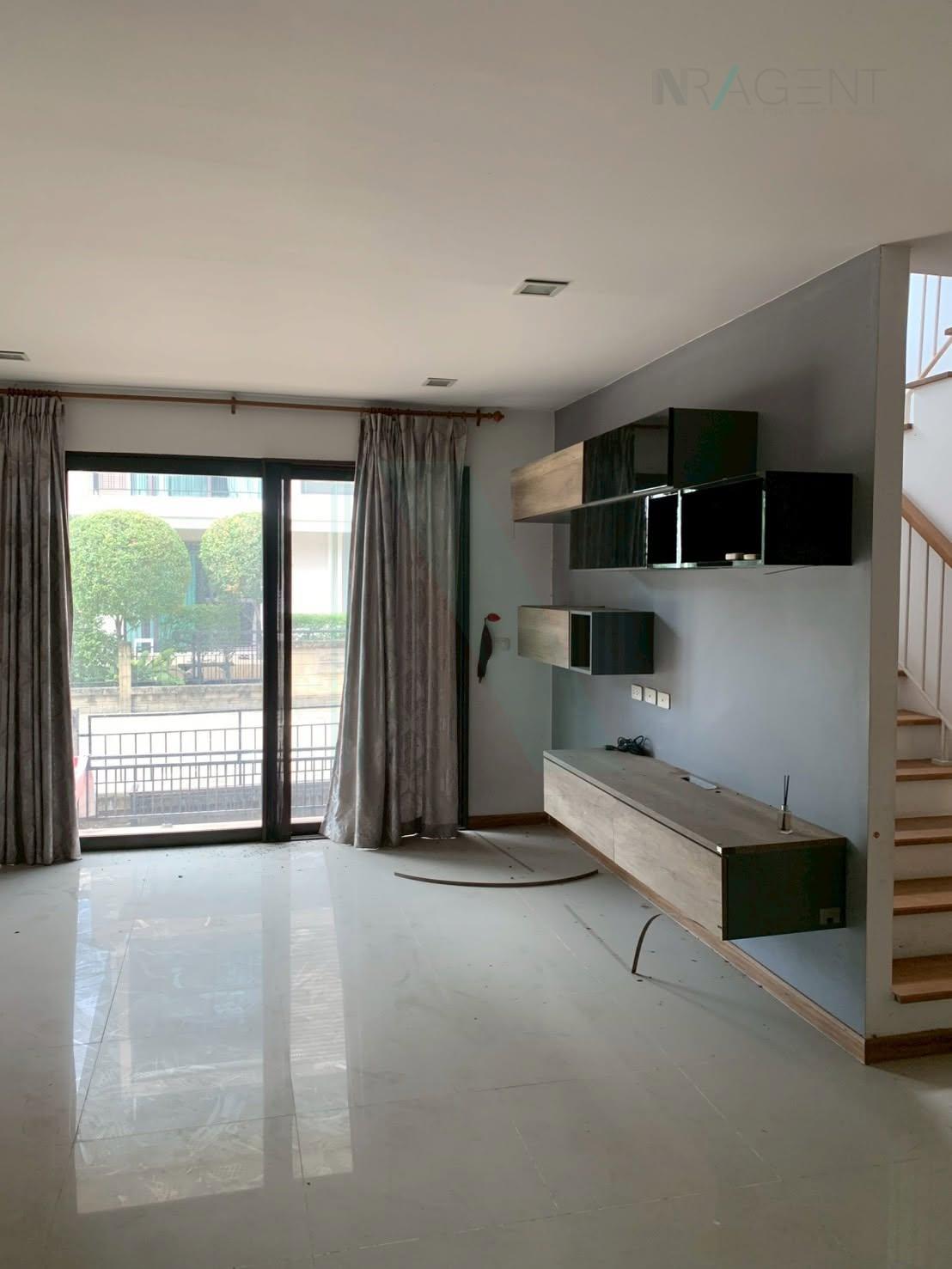 ขายบ้านเดี่ยว 6 ห้องนอน 297 ตร.ม. 59.3 ตร.ว. โกลเด้น เพรสทีจ วัชรพล-สุขาภิบาล 5