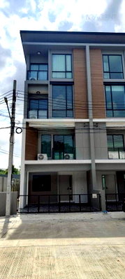 ทาวน์โฮม ม.เกริก : 📌 ขายทาวน์โฮม โครงการ พรีเมียม เพลส พหลโยธิน - รามอินทรา 3 ชั้น 4 ห้องนอน 3 ห้องน้ำ