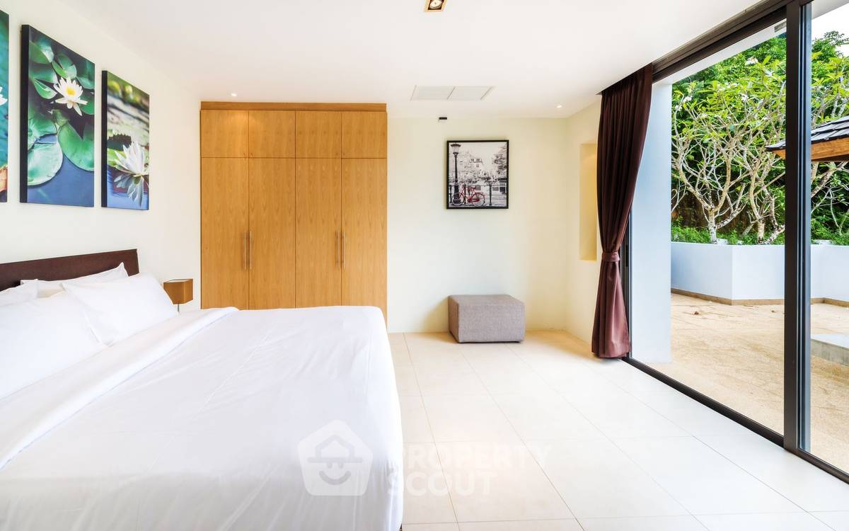picture Spacious 3-BR 350 Sqm At Lotus Gardens, Layan Phuket (ID 1223849) - 15/31