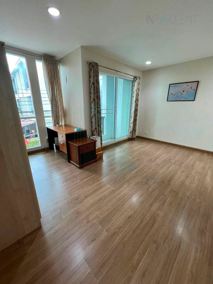 รูป 📌 ขายทาวน์เฮาส์ โครงการ บ้านกลางเมือง เอสเซ้นส์ สาทร - ตากสิน 2 3 ชั้น 3 ห้องนอน 3 ห้องน้ำ - รูปที่ 6/8