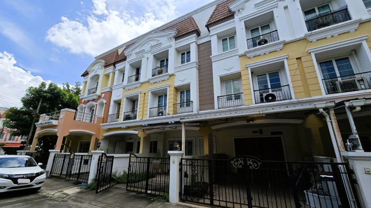 3-bed townhouse for sale, 208 sqm, 22 sq wah, Urban Sathorn