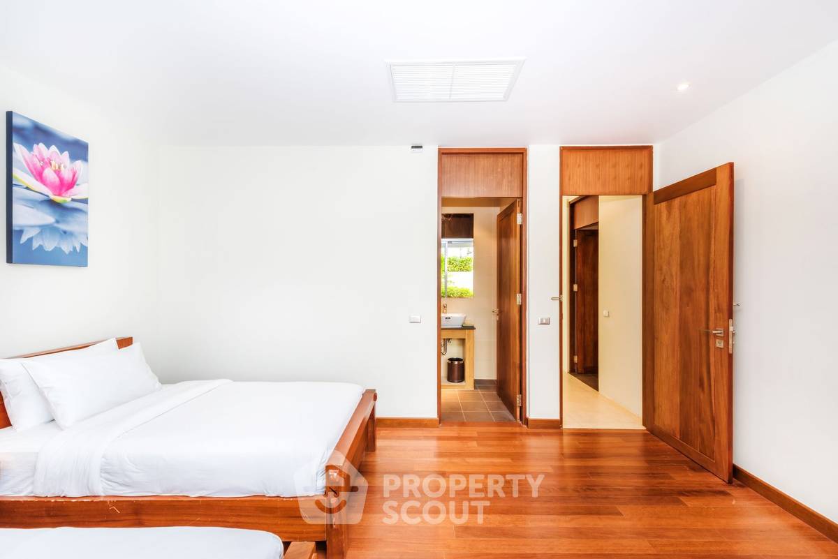 picture Spacious 3-BR 350 Sqm At Lotus Gardens, Layan Phuket (ID 1223849) - 19/31