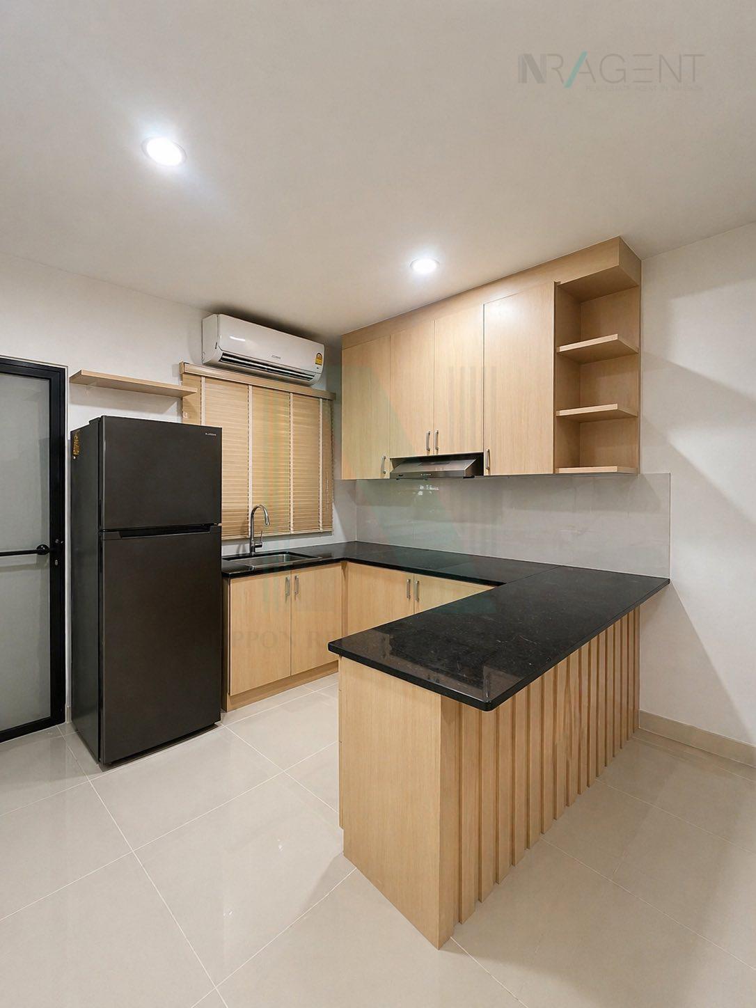 3-bed townhouse for sale, 100 sqm, 19.2 sq wah, Lumpini Town Ville Phaholyothin - Saphanmai