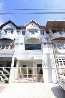 📌 For Sell Town house SUCHA 1 3-story 4 bedroom 3 bathroom