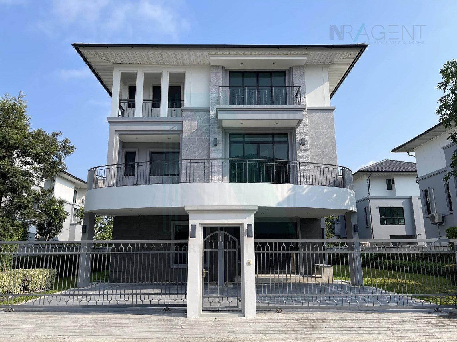 ขายบ้านเดี่ยว 4 ห้องนอน 399 ตร.ม. 126 ตร.ว. ศุภาลัย เอเลแกนซ์ บรมราชชนนี 121