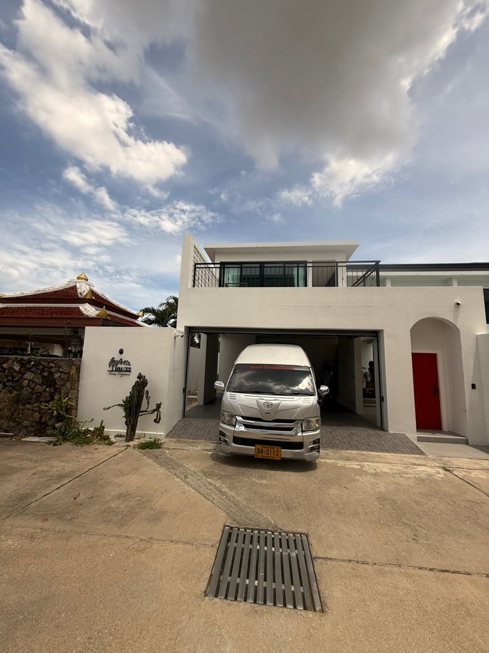รูป บ้านส่วนตัว🏠มีสระว่ายน้ำในตัวบ้าน ขนาด 168 ตรม. 5ห้องนอน 5 ห้องน้ำ มีห้องเก็บของ ระบบมีรีโมท มีกล้องงวจรปิด ใกล้อ่างมาบประชัน - รูปที่ 3/44