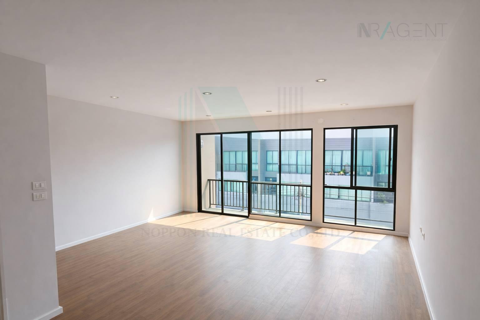 3-bed townhouse for sale, 151 sqm, 18.1 sq wah, Baan Klang Muang Watcharapol