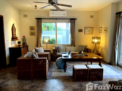 Houses for sale Bang Lamung Chonburi : Secluded pool villa on sought-after estate 6798145