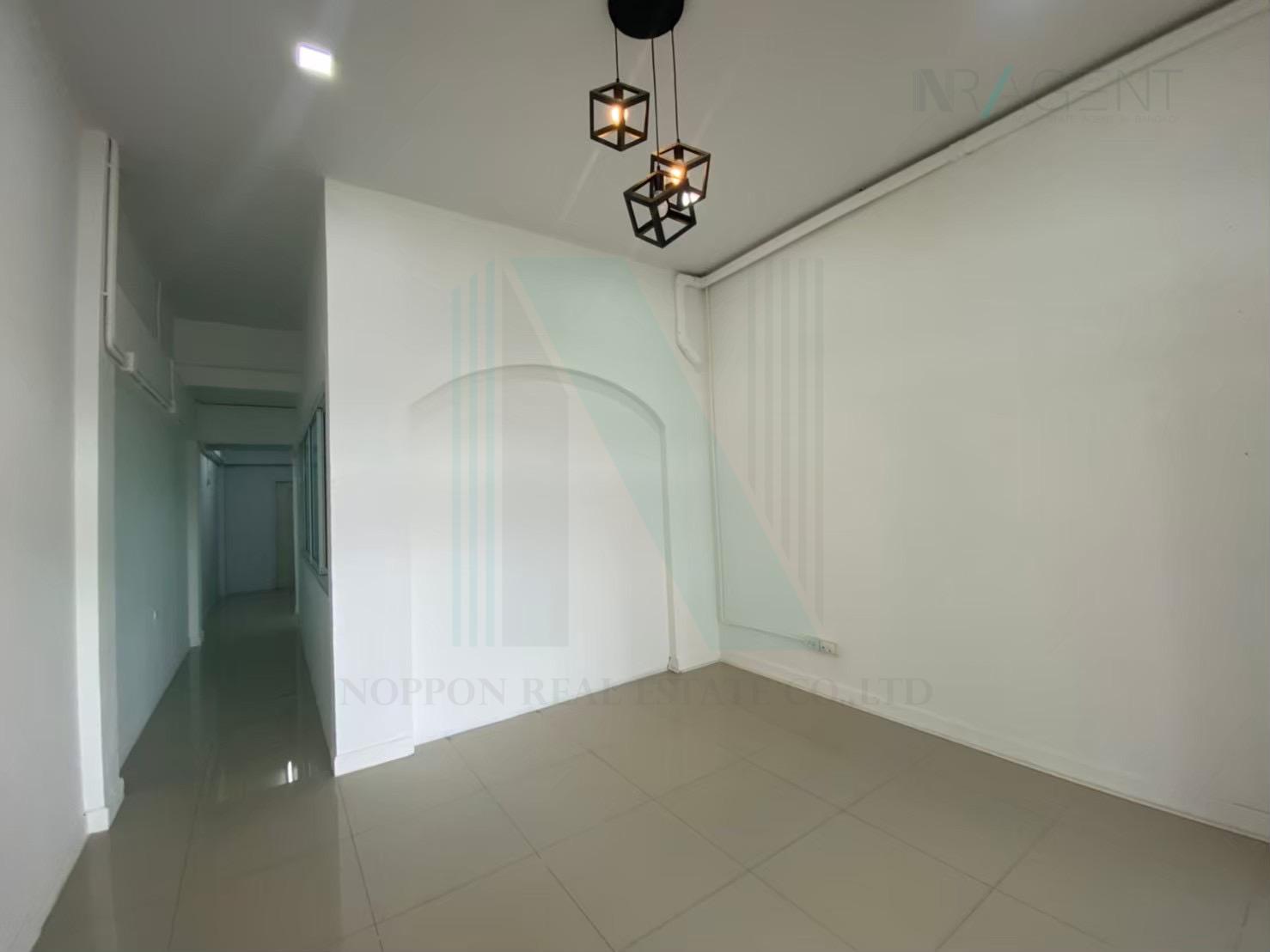 4-bed townhouse for sale, 230 sqm, 20 sq wah, Merito Phetkasem 63