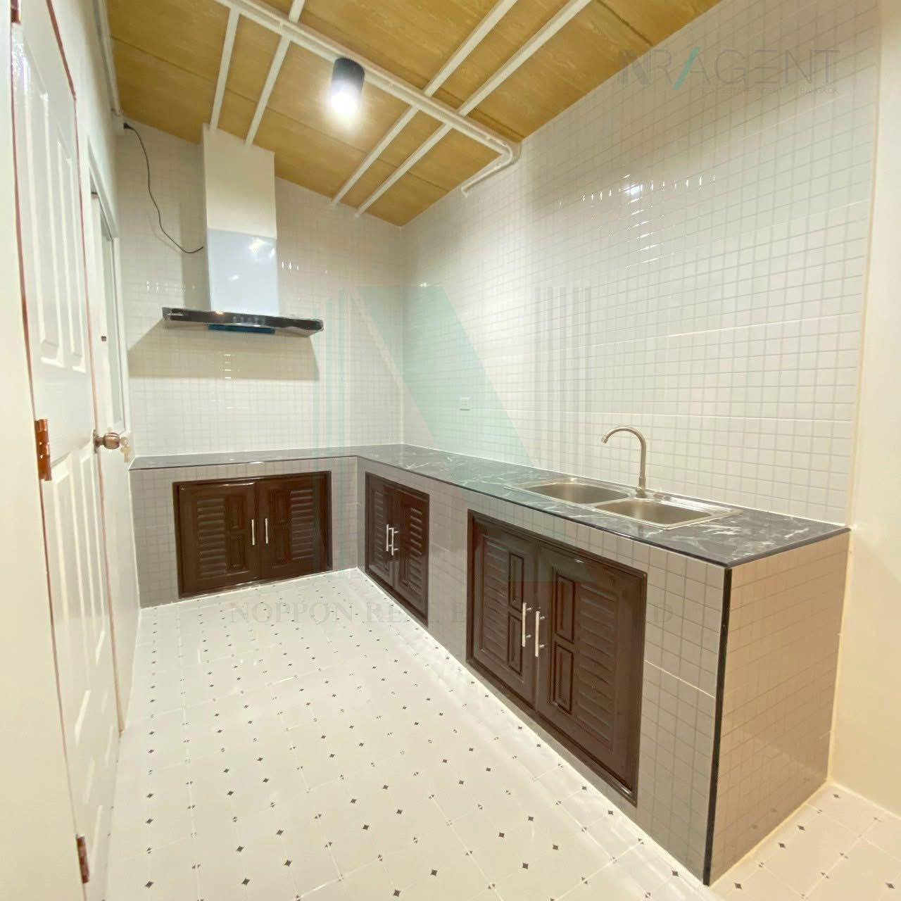 3-bed townhouse for sale, 100 sqm, 19.5 sq wah, Phisan Thian Talay Project 1