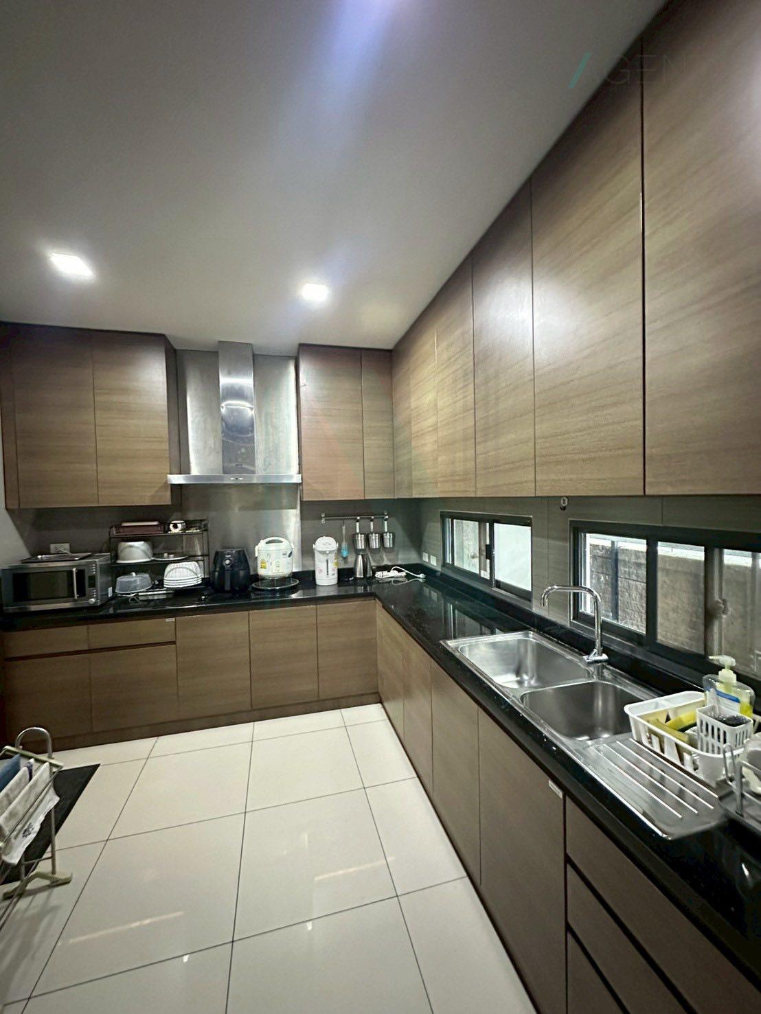6-bed house for sale, 540 sqm, 110 sq wah, The Plam Pattanakarn