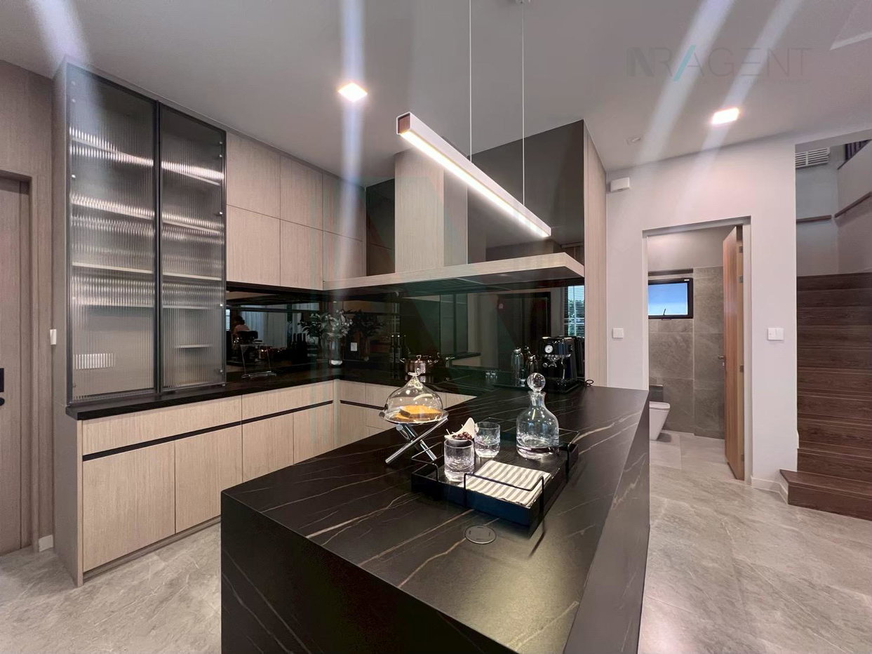 รูป 📌 ให้เช่าบ้านเดี่ยว 2 ชั้น บ้านมัณฑนา บางนา กม. 15 4 ห้องนอน 5 ห้องน้ำ - รูปที่ 3/8