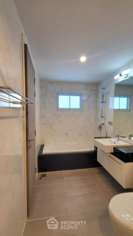picture Spacious 2-BR 156 Sqm At Supalai Riva Grande, Phra Ram 3 (ID 3356391) - 12/19