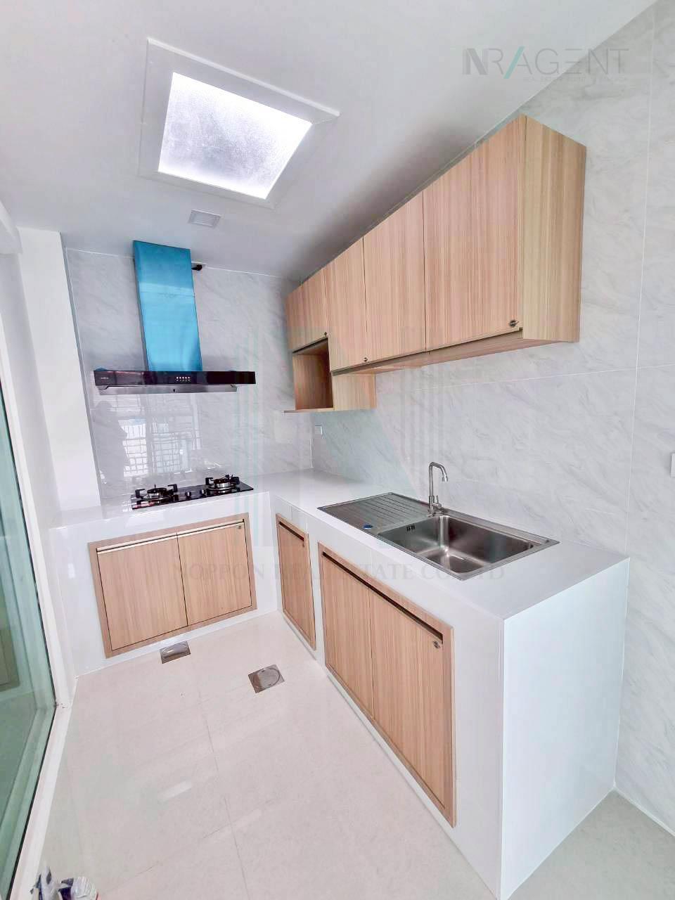 3-bed townhouse for sale, 120 sqm, 21.9 sq wah, Gusto Rama2