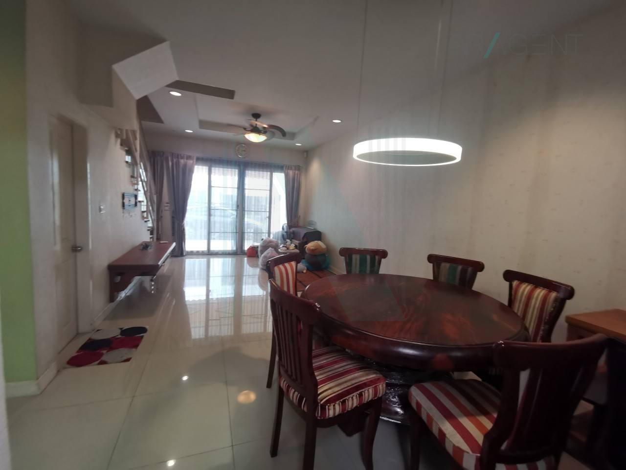 ขายทาวน์โฮม 3 ห้องนอน 200 ตร.ม. 20 ตร.ว. บ้านกลางกรุง พระราม 3