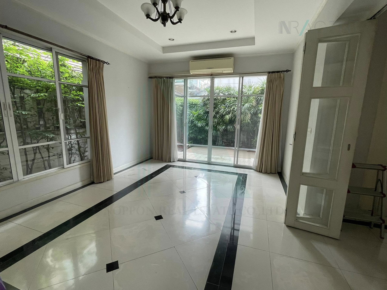 4-bed house for sale, 380 sqm, 85 sq wah, Baan Klang Krung The Nice ratchavipa