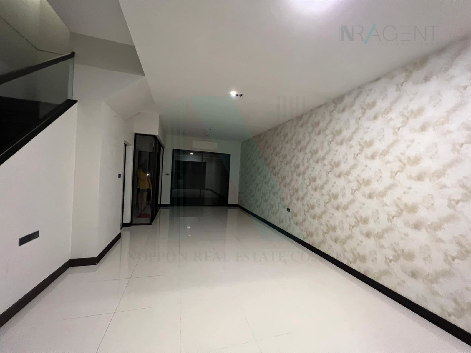 ขายทาวน์โฮม 2 ห้องนอน 190 ตร.ม. 22.3 ตร.ว. เดอะ แลนด์มาร์ค เอกมัย รามอินทรา