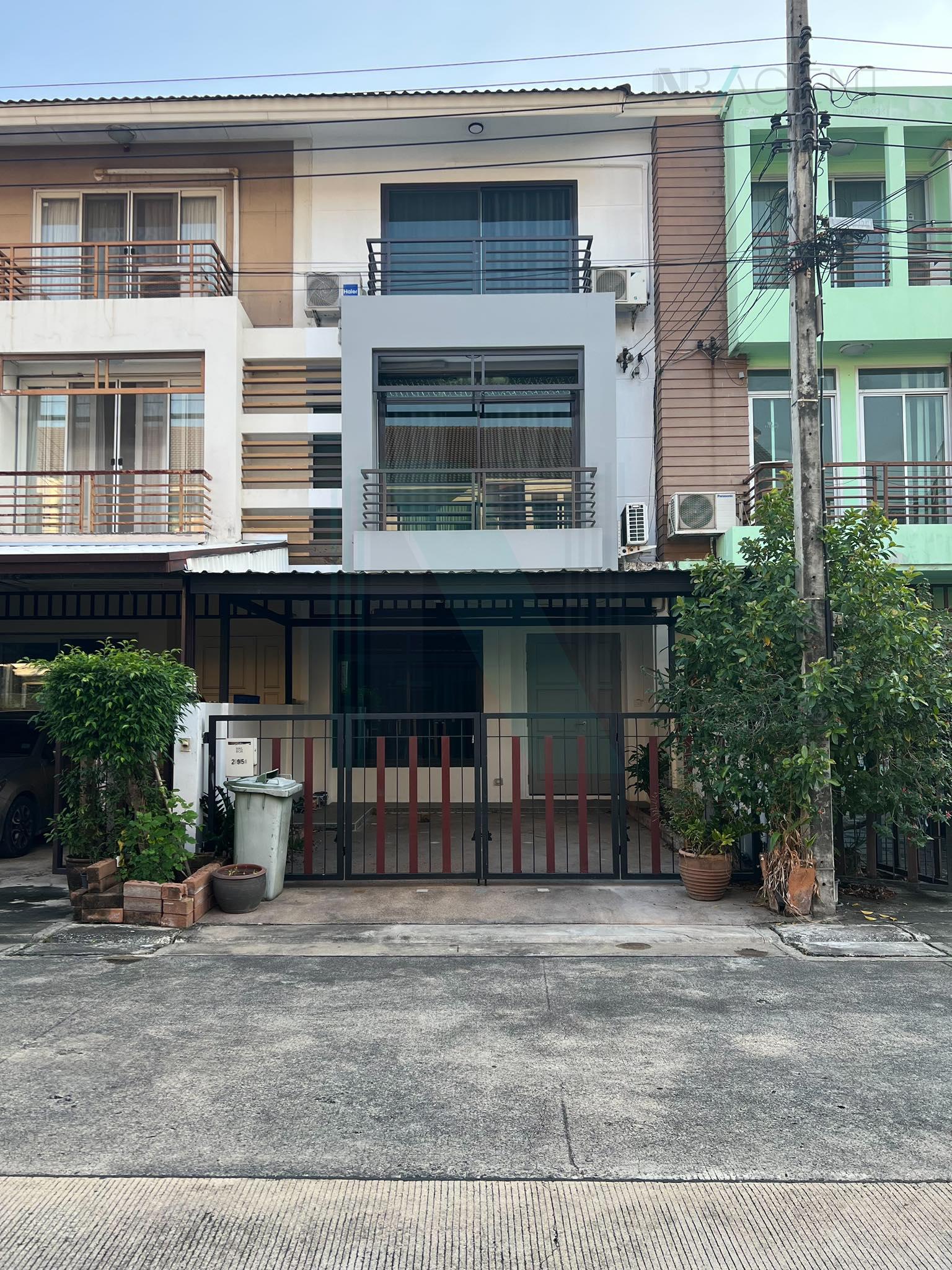 ขายทาวน์โฮม 3 ห้องนอน 160 ตร.ม. 23 ตร.ว. พาร์ควิว วิภาวดี 4