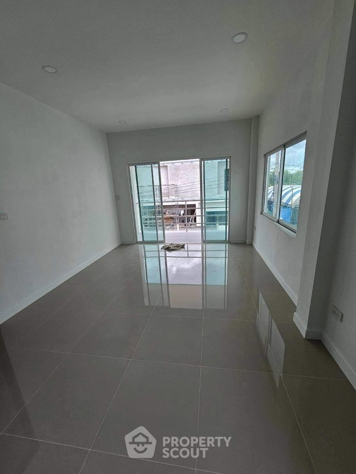 รูป บ้าน 4 ห้องนอน ขนาด 200 ตร.ม. ย่านบางแคเหนือ กรุงเทพฯ (ID 3356522) - รูปที่ 6/18