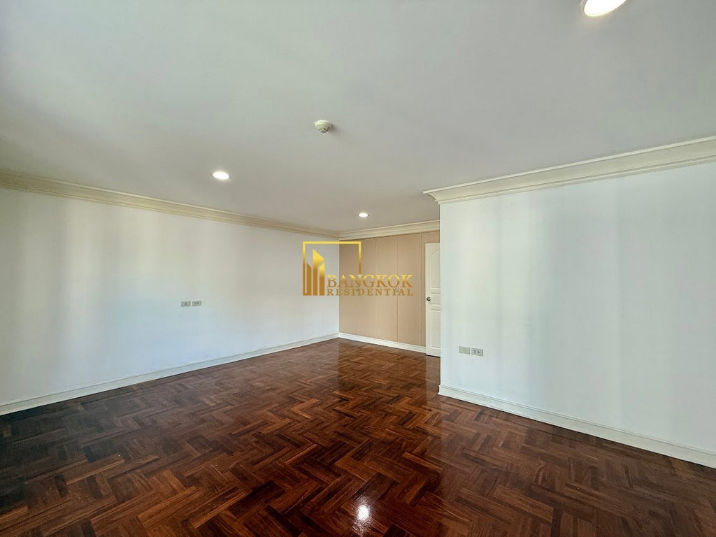 picture Enormous 5 Bedroom Duplex Apartment in Phrom Phong - BR0350AP - 43/71