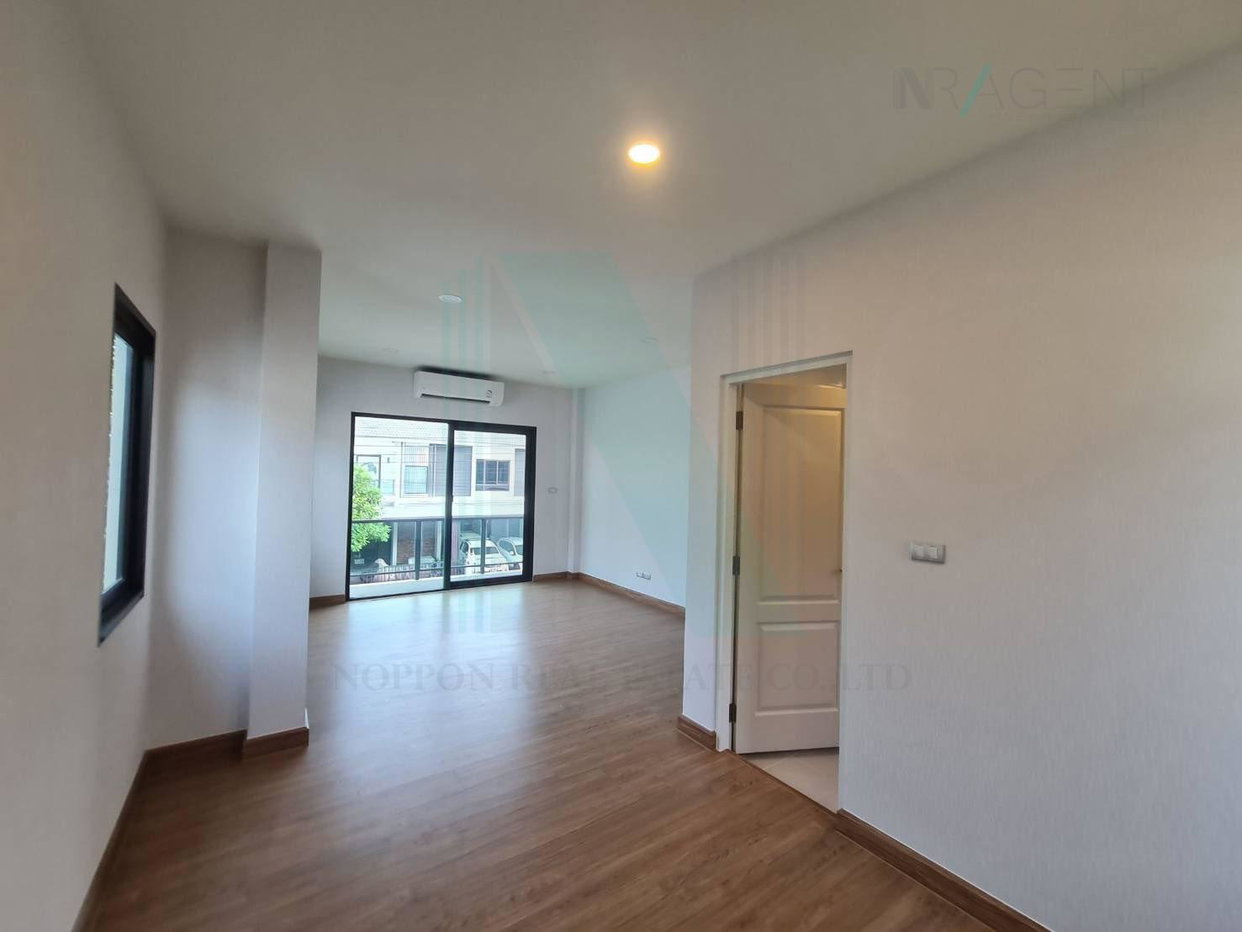 รูป 📌 ขายบ้านเดี่ยว โครงการ เซนโทร บางนา กม.7 2 ชั้น 4 ห้องนอน 3 ห้องน้ำ - รูปที่ 6/8
