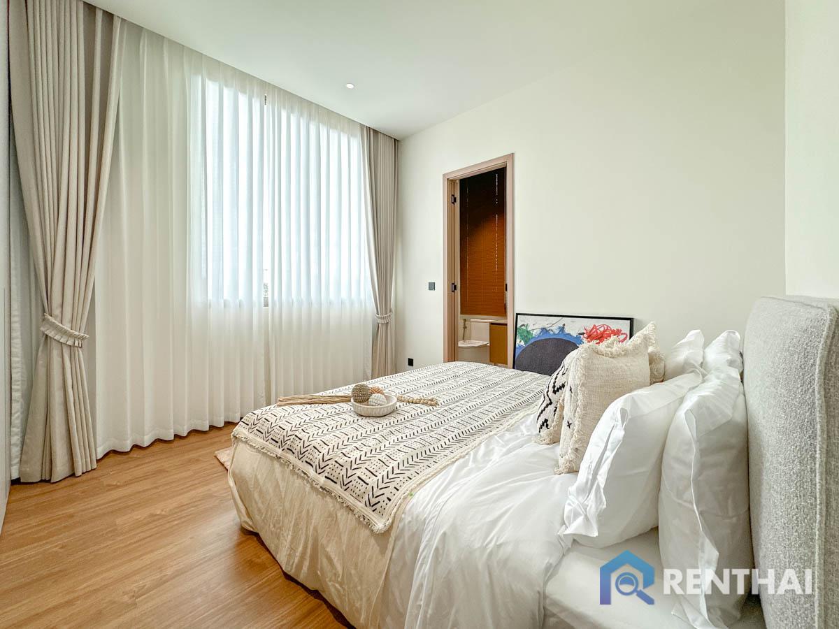 picture Modern Tropical 2-Storey Home in Bangjo, Phuket. - 18/25