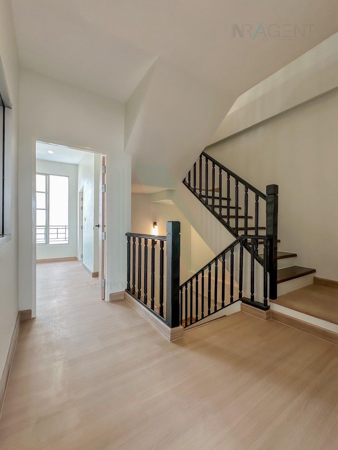 4-bed home office for sale, 260 sqm, 24.1 sq wah, Baan Klang Muang Urbanion Rama 9 - Ladprao