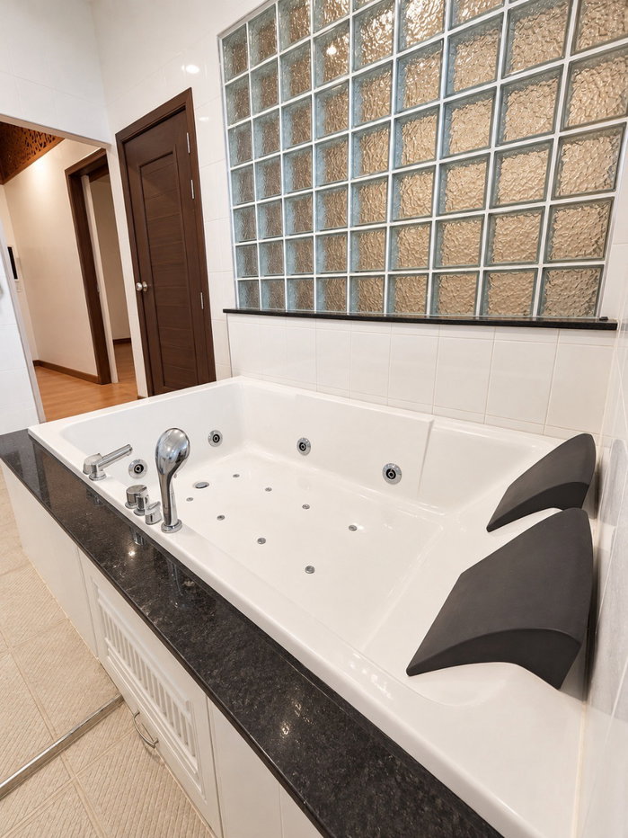 รูป 🏡✨ ขายบ้าน/อาคารพักอาศัย 3 ชั้น ใจกลางเมืองเชียงใหม่ – ทำเลวัวลาย–ช้างคลาน ใกล้สี่แยกสนามบิน - รูปที่ 10/15