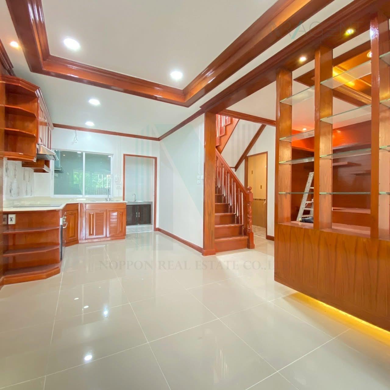 3-bed townhouse for sale, 100 sqm, 19.5 sq wah, Phisan Thian Talay Project 1