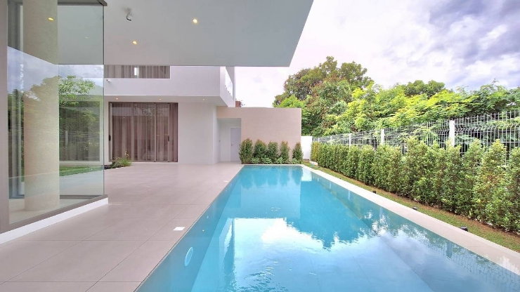 รูป ✅️ For sale The Pool Villa โครงการฟลอร่nาวิลล์
🏷️ ราคาเพียง 24.9 ล้านบาท
เนื้อที่139 ตร.ว 500 ตรม.ขนาด 5 ห้องนอน 5ห้องน้ำ ตกแต่งครบพร้อมอยู่ - รูปที่ 13/92
