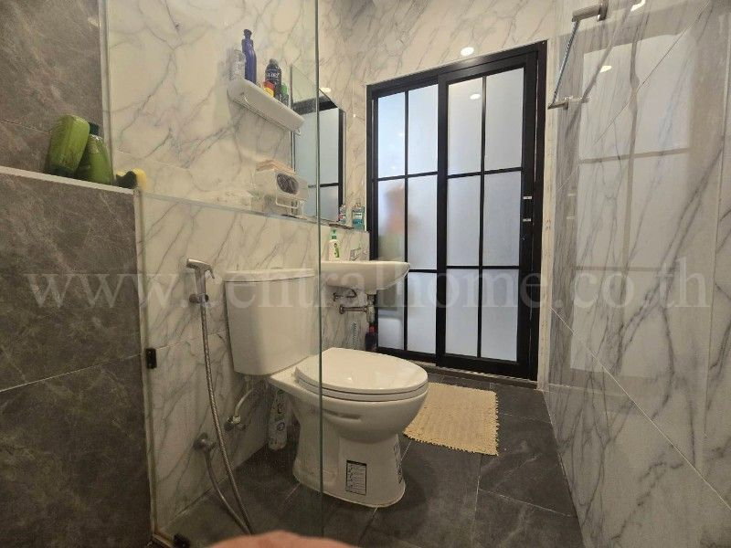 รูป บ้านเดี่ยว ชั้นเดียว 91 ตรว. สไตล์นอร์ดิก (Nordic House Style) สวยหรู ร่มรื่น กว้างขวาง พร้อมเข้าอยู่ได้ทันที - รูปที่ 16/17