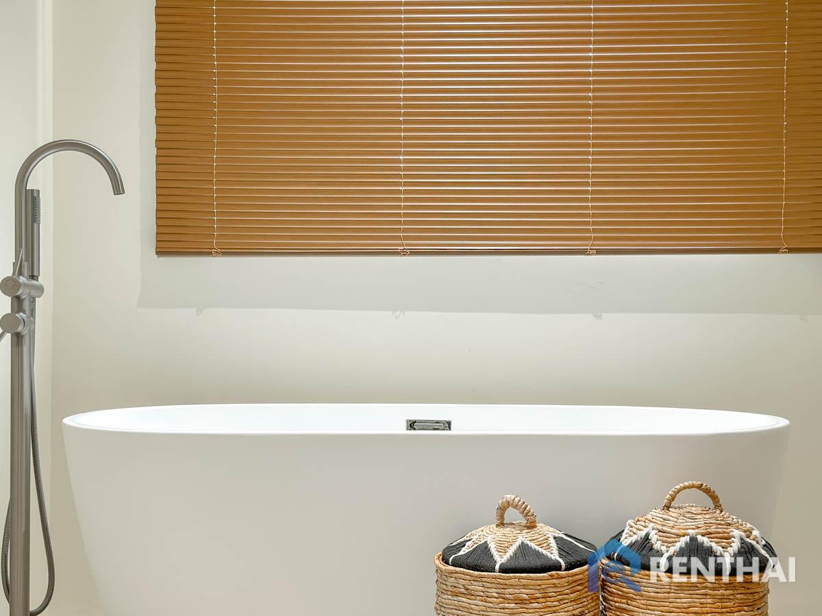 picture Modern Tropical 2-Storey Home in Bangjo, Phuket. - 16/25