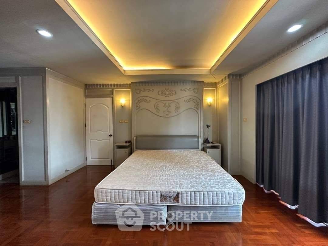 picture 40m To BTS National Stadium | 4-BR Baan Kasemsan 1 Condo (ID 1836771) - 3/11