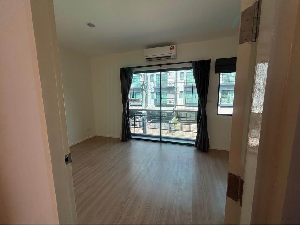 3-bed townhouse for sale, 145 sqm, 18 sq wah, Baan Klang Muang Rama 9 - On Nut