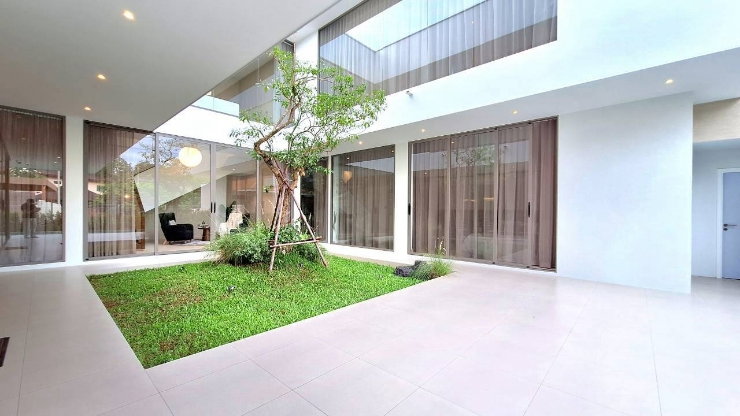 รูป ✅️ For sale The Pool Villa โครงการฟลอร่nาวิลล์
🏷️ ราคาเพียง 24.9 ล้านบาท
เนื้อที่139 ตร.ว 500 ตรม.ขนาด 5 ห้องนอน 5ห้องน้ำ ตกแต่งครบพร้อมอยู่ - รูปที่ 14/92