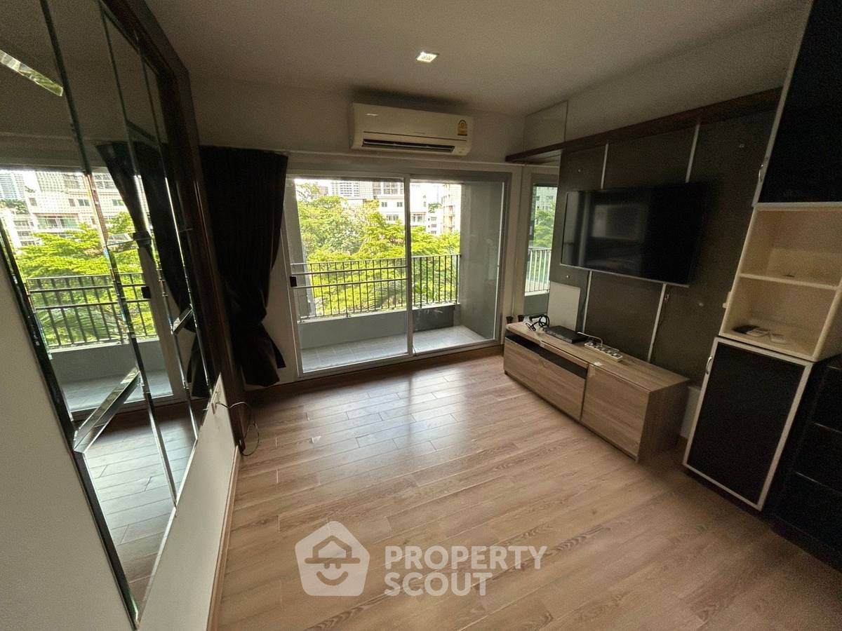 picture 2-BR Condo at The Seed Musee Sukhumvit 26 near BTS Phrom Phong (ID 883656) - 7/27