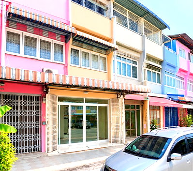 Townhouses for rent Bangkok : 			BangSue MRT BangPho 350m. 3-story townhouse fully renovated  19,999-24,999Baht/month. BangPho Hospit          