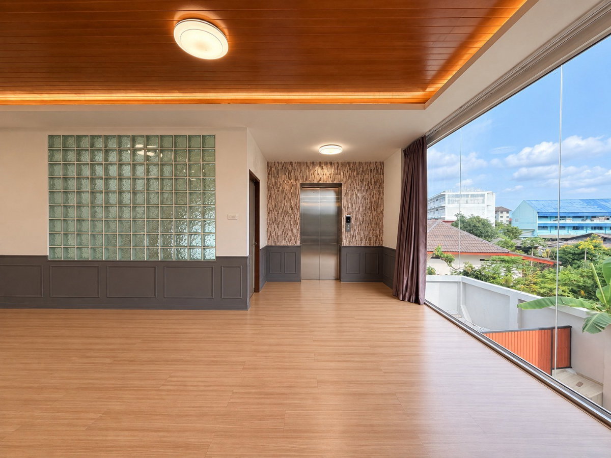 รูป 🏡✨ ขายบ้าน/อาคารพักอาศัย 3 ชั้น ใจกลางเมืองเชียงใหม่ – ทำเลวัวลาย–ช้างคลาน ใกล้สี่แยกสนามบิน - รูปที่ 3/15