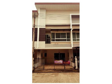 TOWN HOUSE 27.9 Sq.w. Hat Yai Songkhla for 2.3M