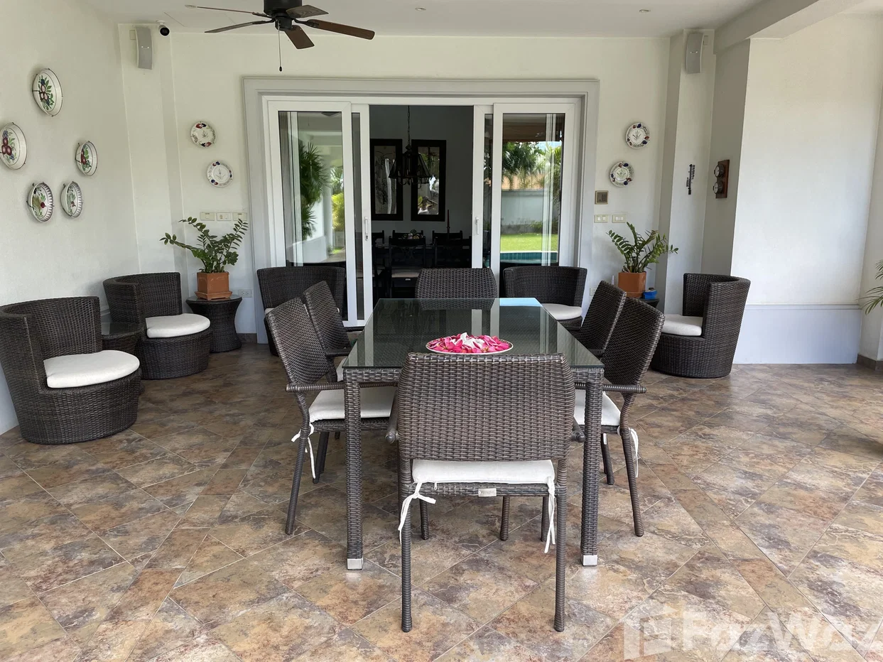 picture Secluded pool villa on sought-after estate 6798145 - 14/16