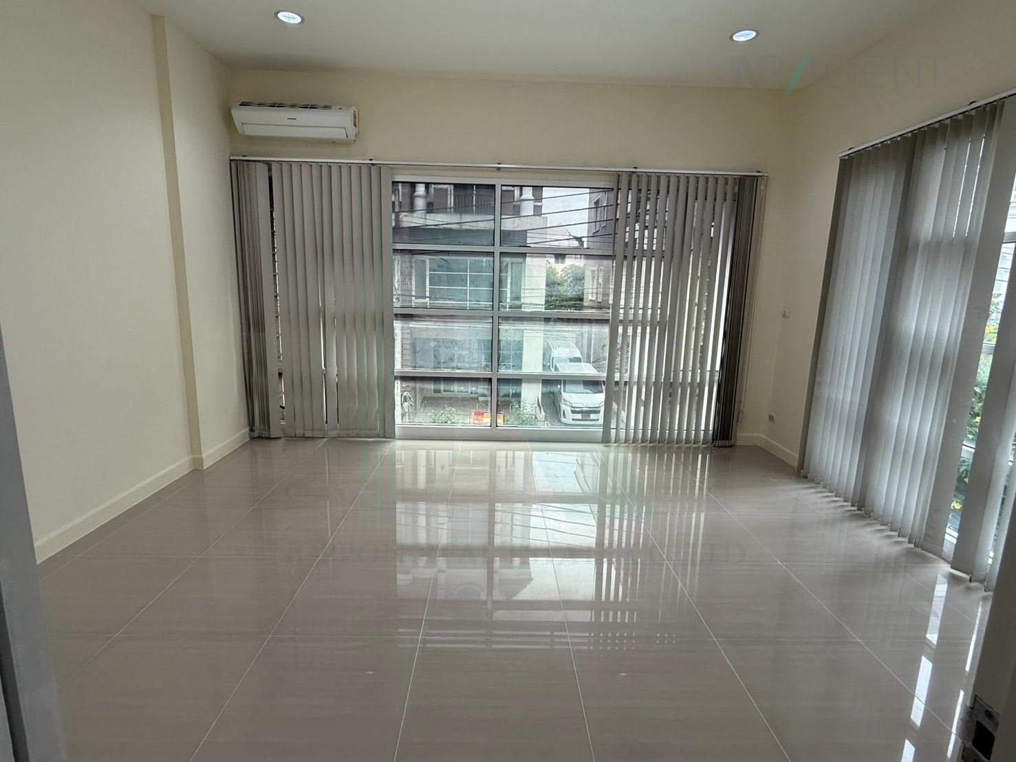 5-bed townhouse for rent, 260 sqm, 25.1 sq wah, PREMIUM PLACE NAWAMIN