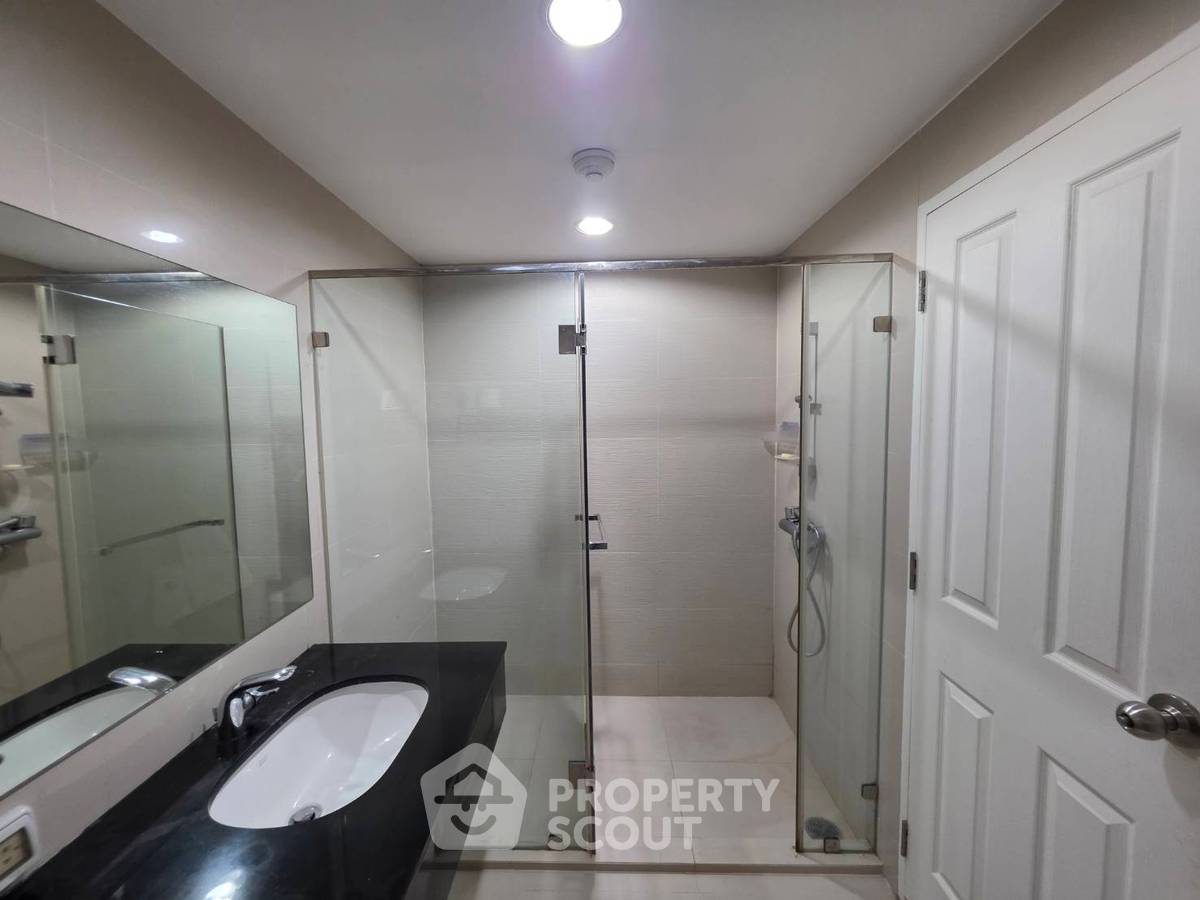 picture 5-BR Condo at Belle Grand Rama 9 near MRT Phra Ram 9 (ID 2390207) - 15/17