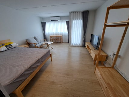 รูปภาพ New Room 7th Floor West facing Room, fully furnished including Washing Machine