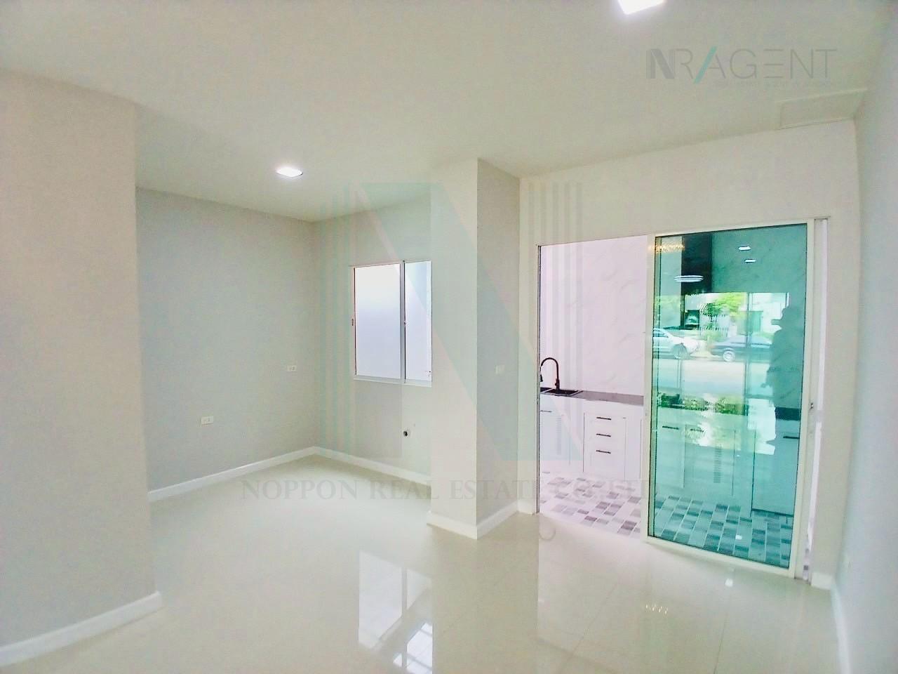 ขายทาวน์โฮม 3 ห้องนอน 170 ตร.ม. 19.4 ตร.ว. เบล็สทาวน์ รามอินทรา 127