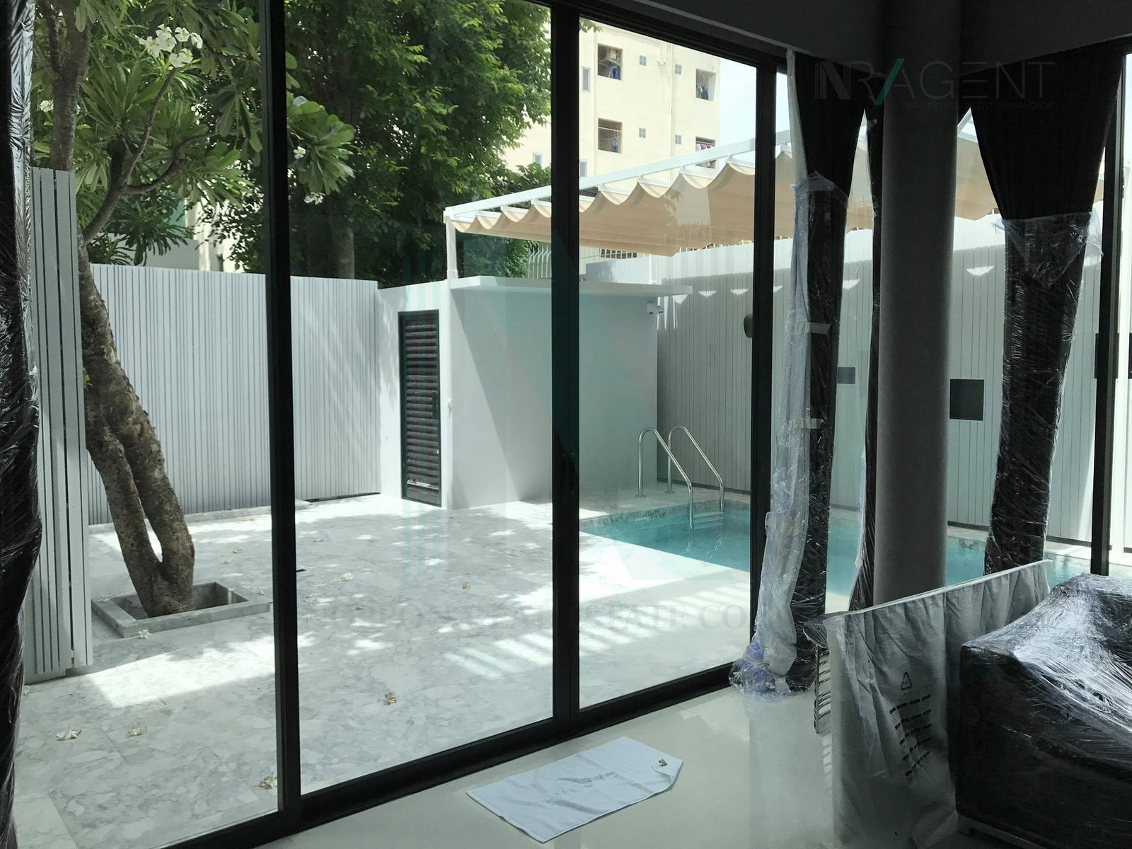 4-bed house for rent, 500 sqm, 97 sq wah, Baan Issara Rama 9