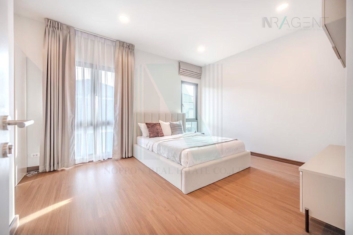 รูป 📌 ให้เช่าบ้านเดี่ยว 2 ชั้น เดอะ ซิตี้ บางนา 4 ห้องนอน 5 ห้องน้ำ - รูปที่ 6/8