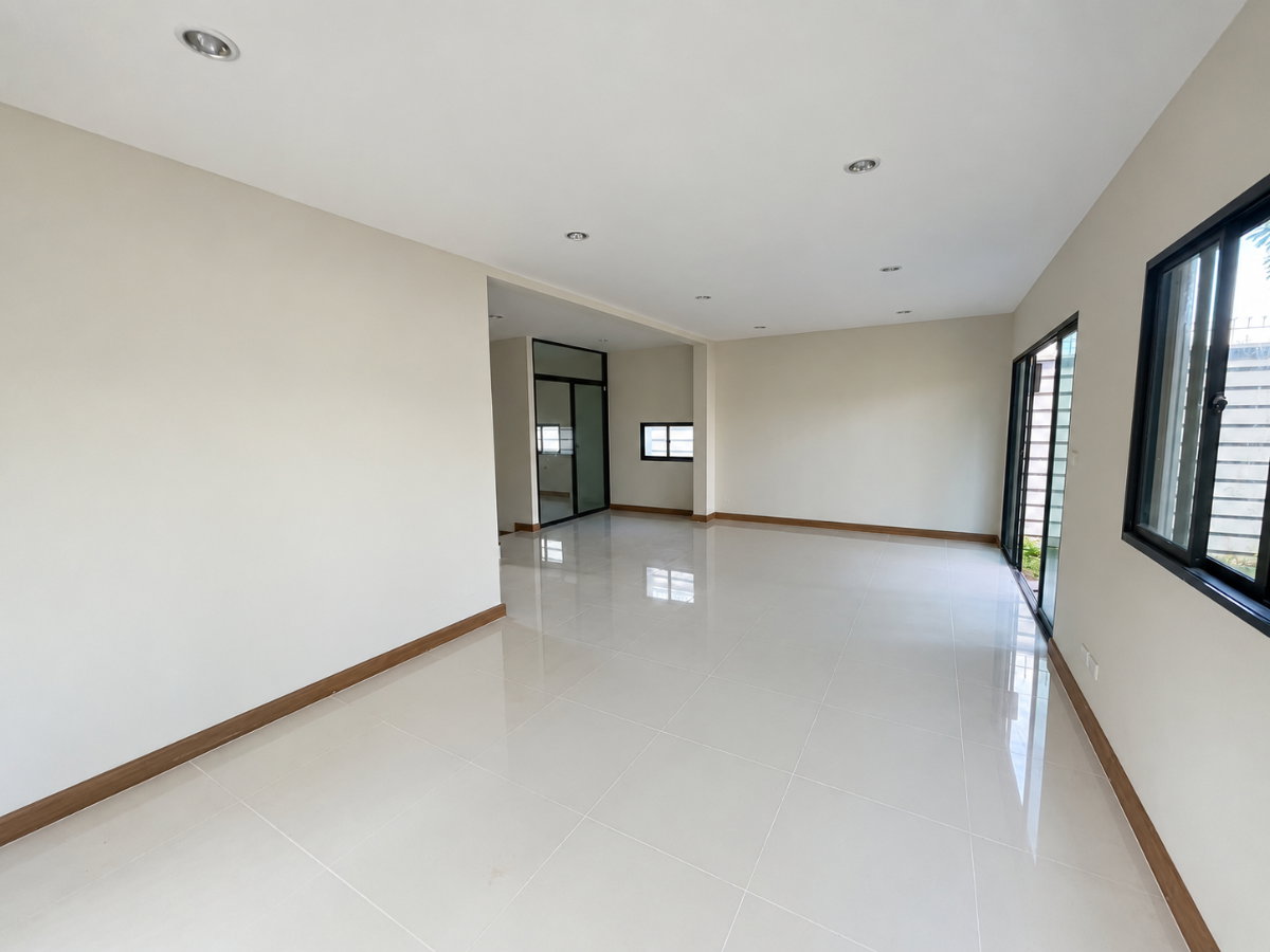 picture 🏡 2-Storey Semi-Detached House, 3 Bedrooms, on a 64.6 Sq. Wah Plot ✨🏡 The Plant Krungthep-Pathum Thani - 3/16