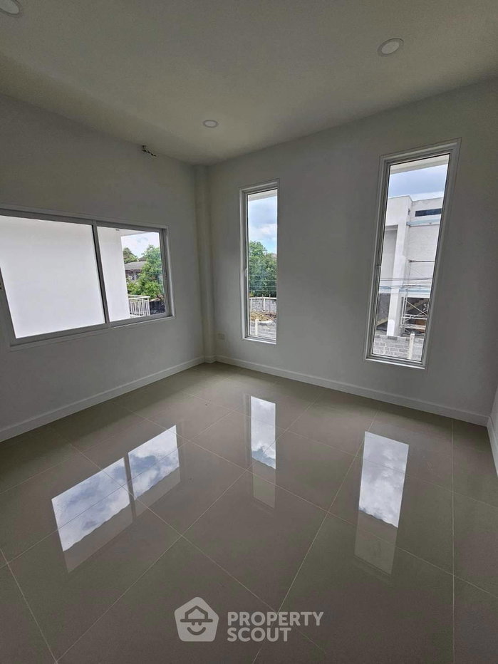 รูป บ้าน 4 ห้องนอน ขนาด 200 ตร.ม. ย่านบางแคเหนือ กรุงเทพฯ (ID 3356522) - รูปที่ 4/18