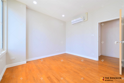 Condos for sale : Baan Siri 24 Full-featured common area